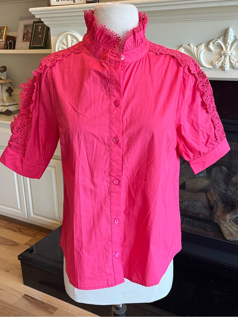 Avara Maribeth Top Berry Women’s Lace-Trim Button Front Blouse New